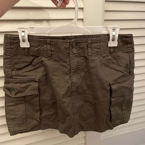 Brandy Melville cargo skirt in olive
